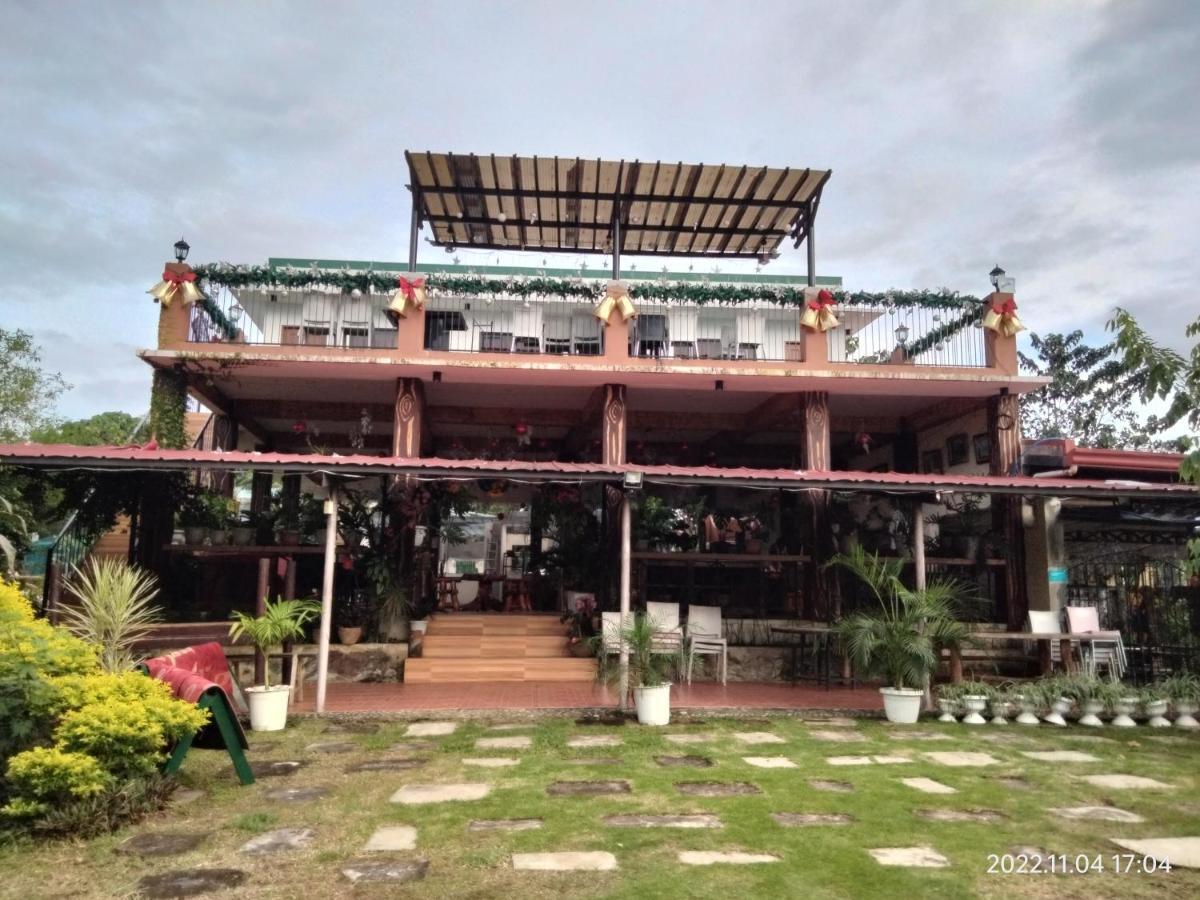 Casa De Robles Tanay Rizal Hotel Exterior photo