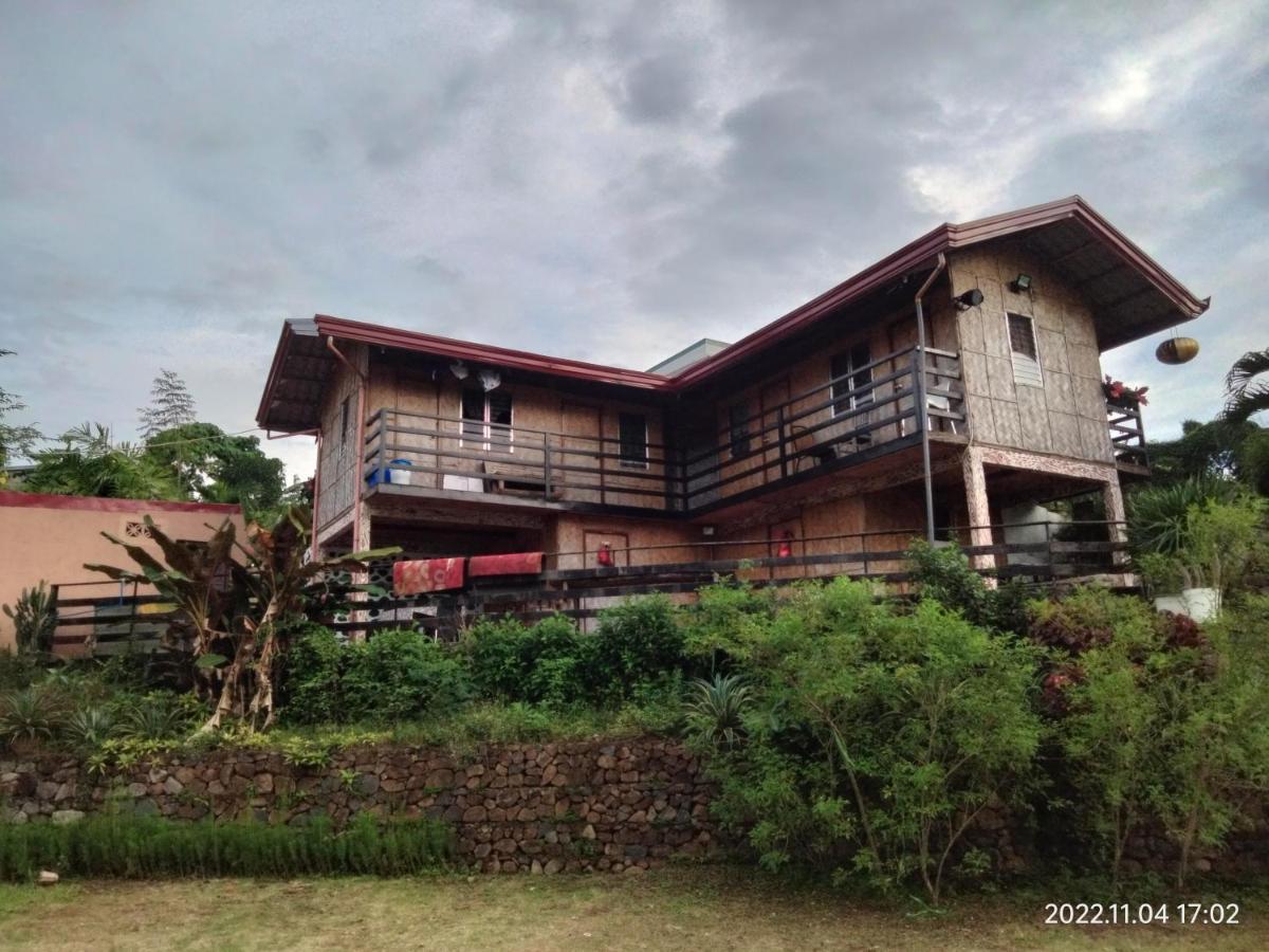 Casa De Robles Tanay Rizal Hotel Exterior photo