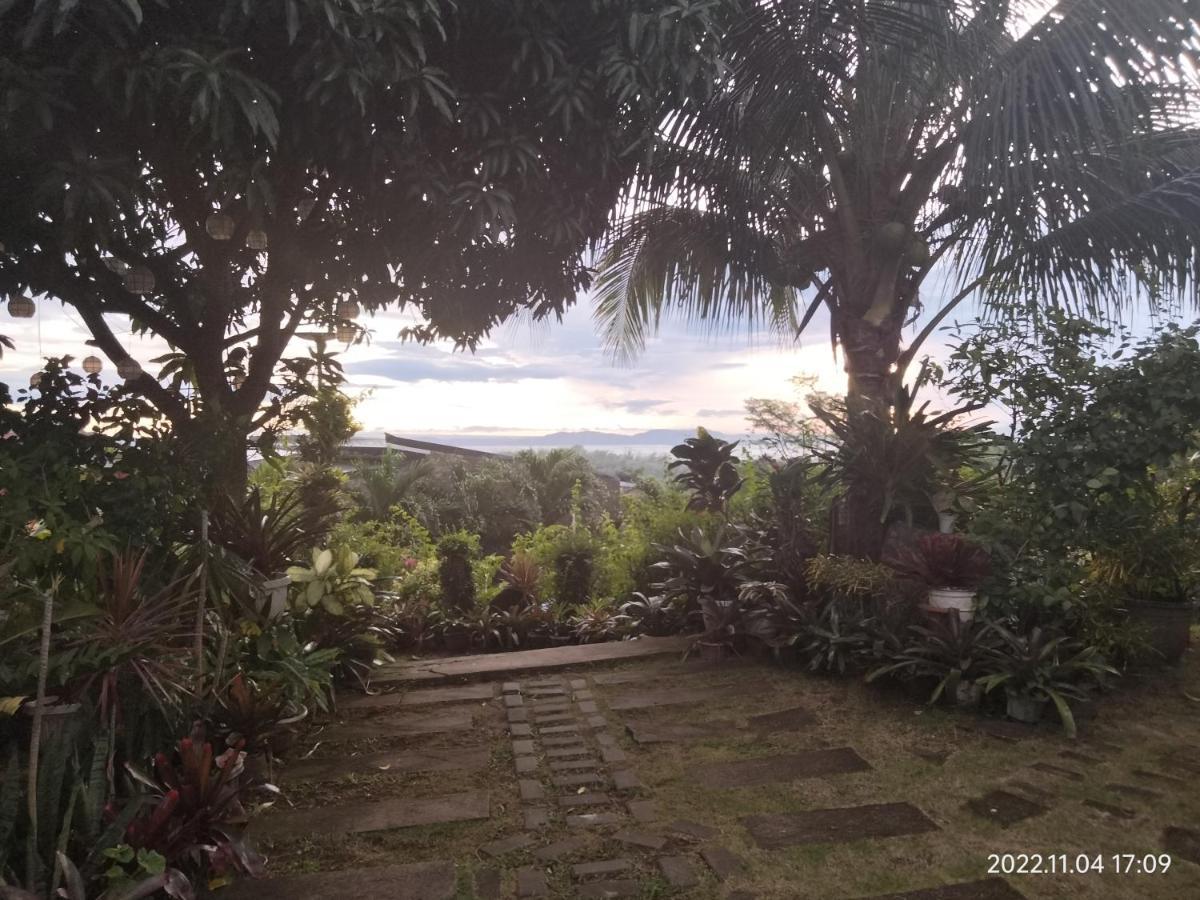 Casa De Robles Tanay Rizal Hotel Exterior photo