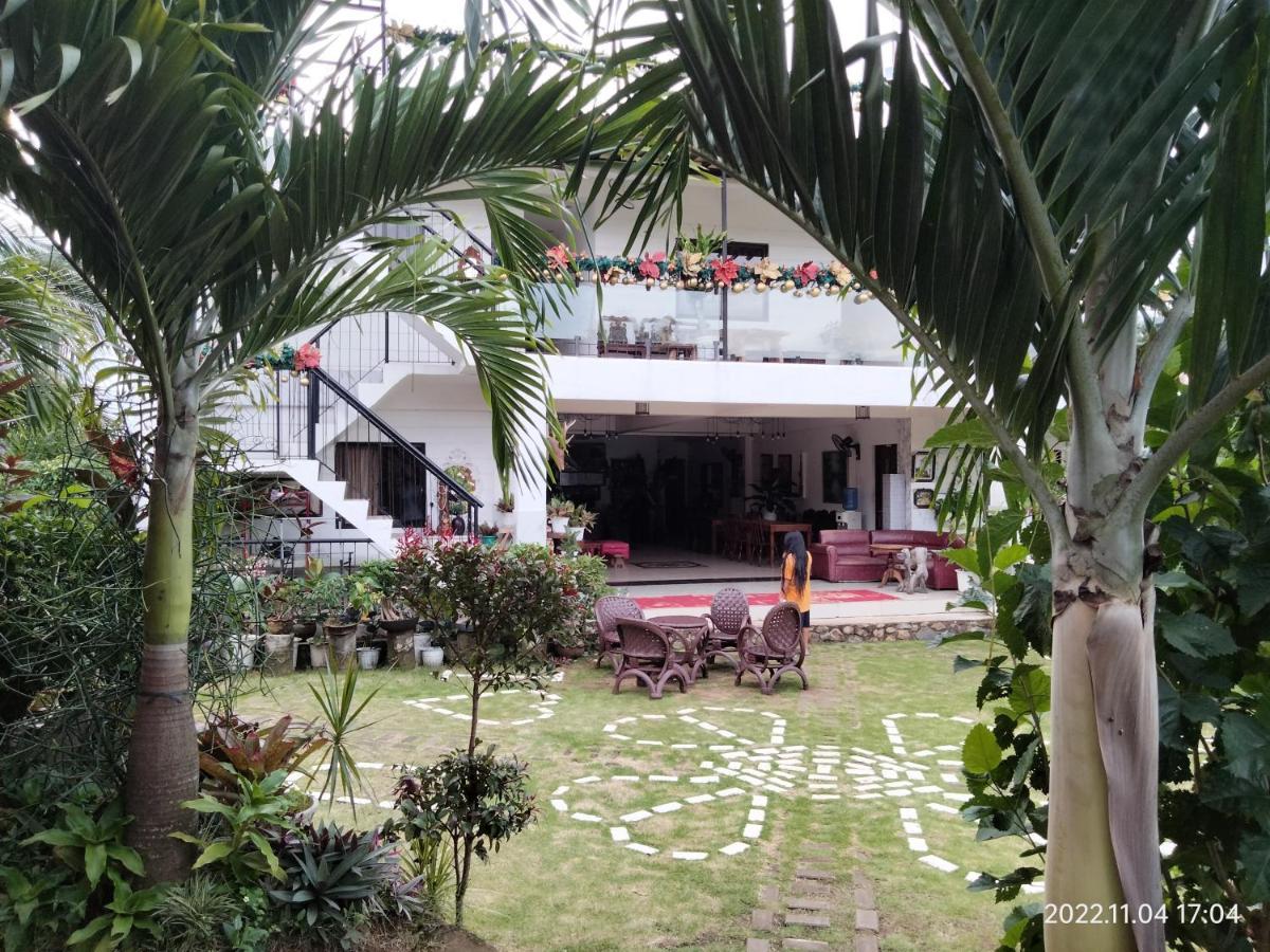 Casa De Robles Tanay Rizal Hotel Exterior photo