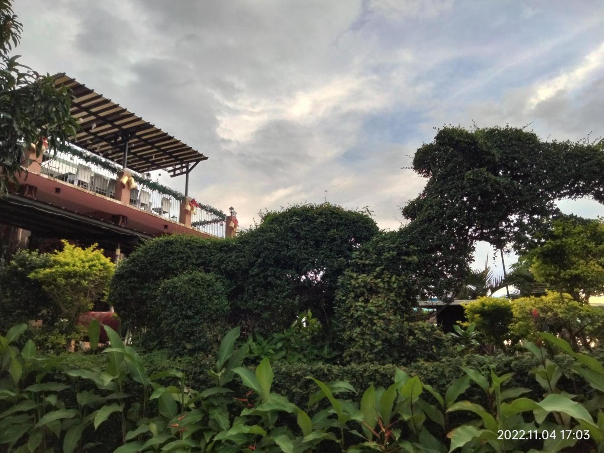 Casa De Robles Tanay Rizal Hotel Exterior photo