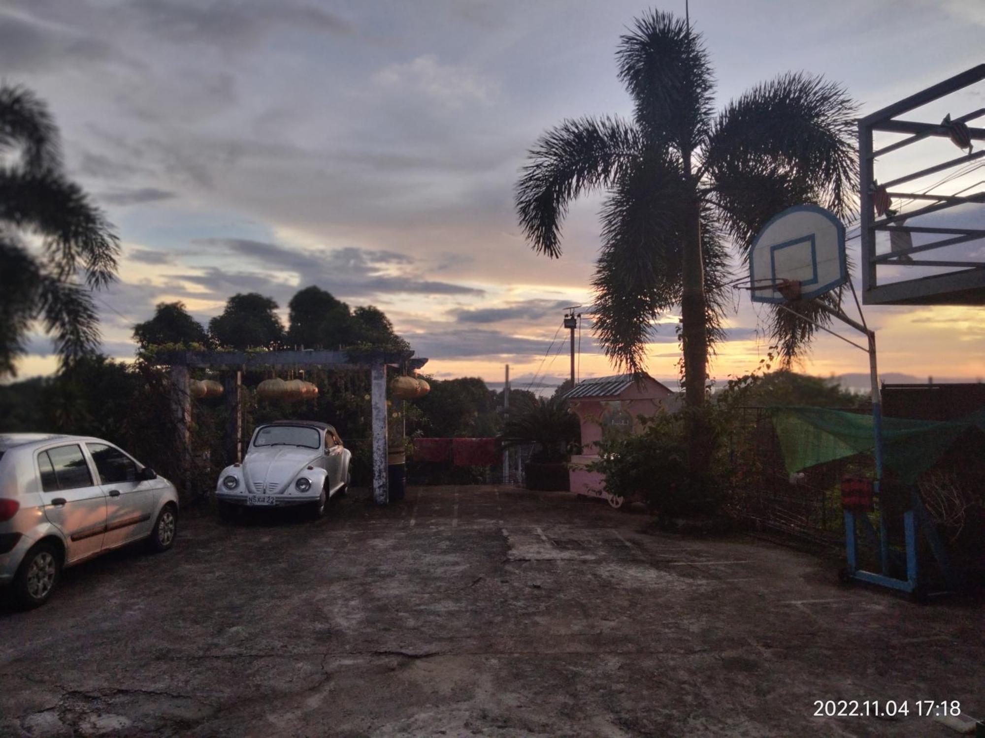 Casa De Robles Tanay Rizal Hotel Exterior photo